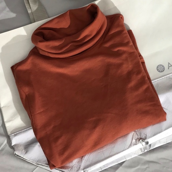 Athleta  Nirvana Funnel Neck Long Sleeve Crop, XXS - Picture 2 of 13